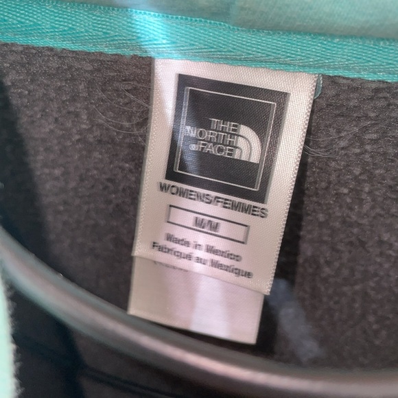 The North Face Women’s Gray Green Logo Graphic Pullover Sweatshirt Hoodie medium - Picture 3 of 5